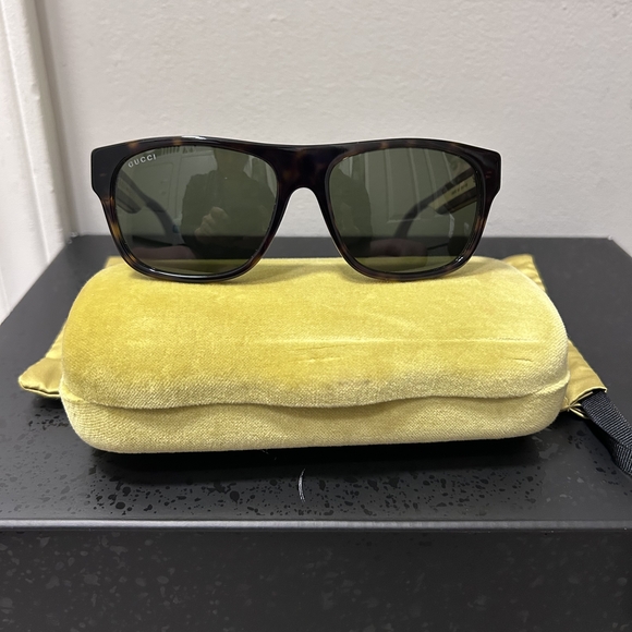 Gucci GG0341S Tortoiseshell Sunglasses With Beige Accent - Picture 3 of 17